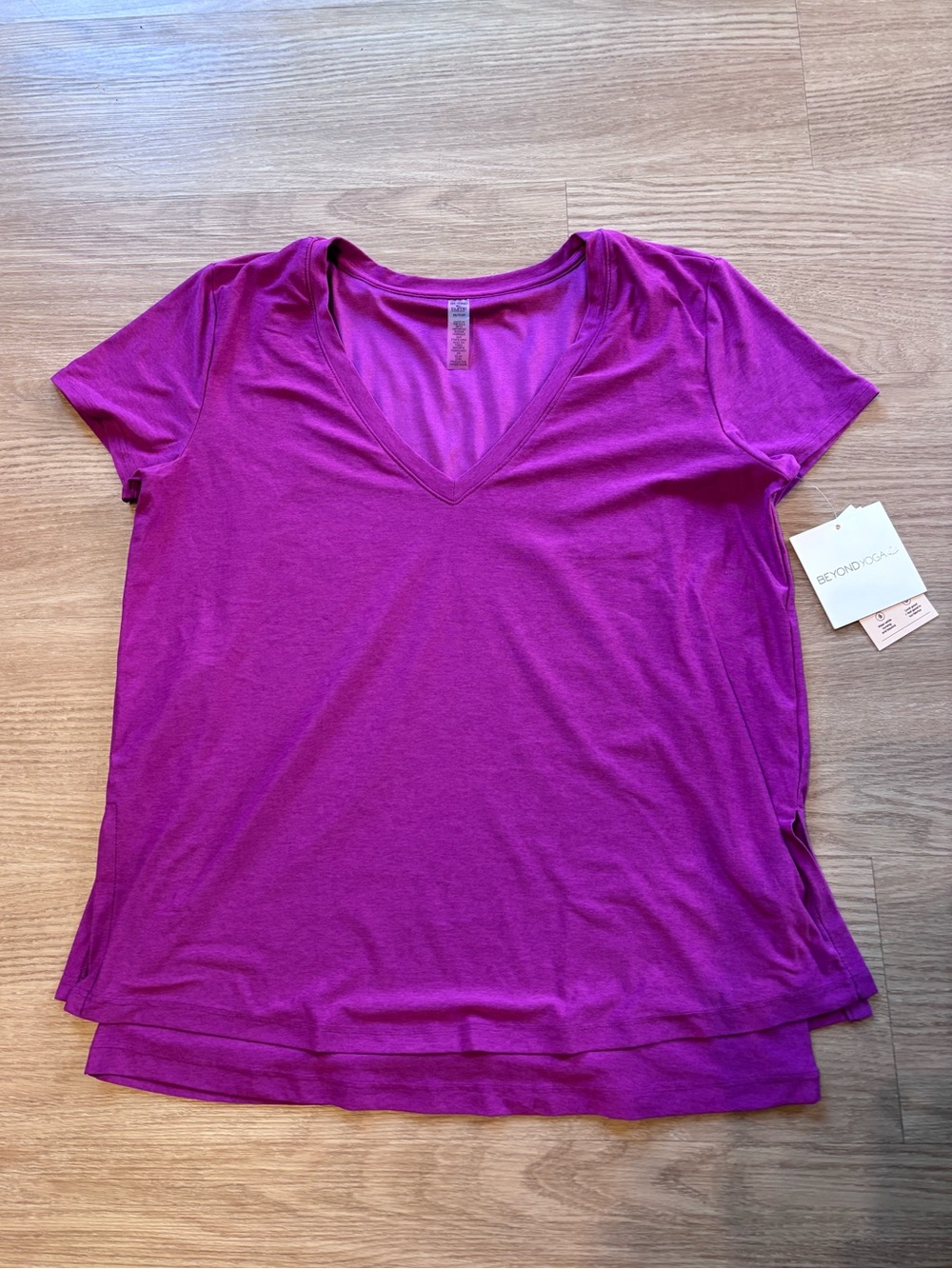 NWT Beyond Yoga Women’s XS Purple V Neck T Shirt Maternity Stretch